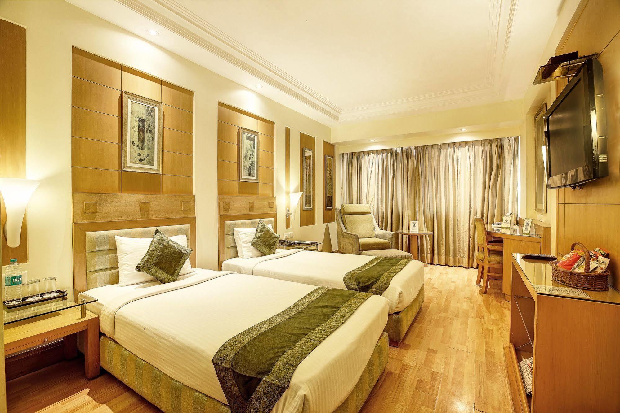 Western Court Chandigarh Exterior photo